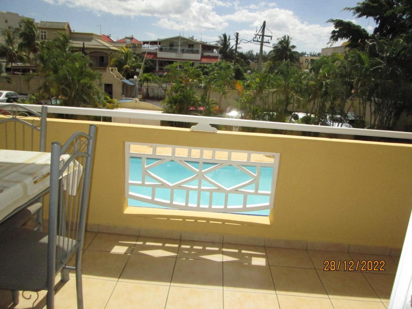 Grenadier A Flic en Flac Exterior photo
